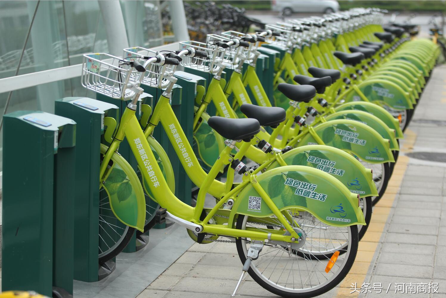 公共自行车在郑州东区将新增300多个停车站点,投放10000余辆共享单车