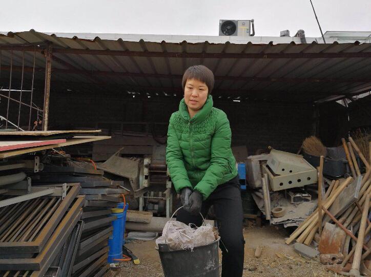 一诺千金丈夫去世留下巨债林州女子变包工头7年还清120万