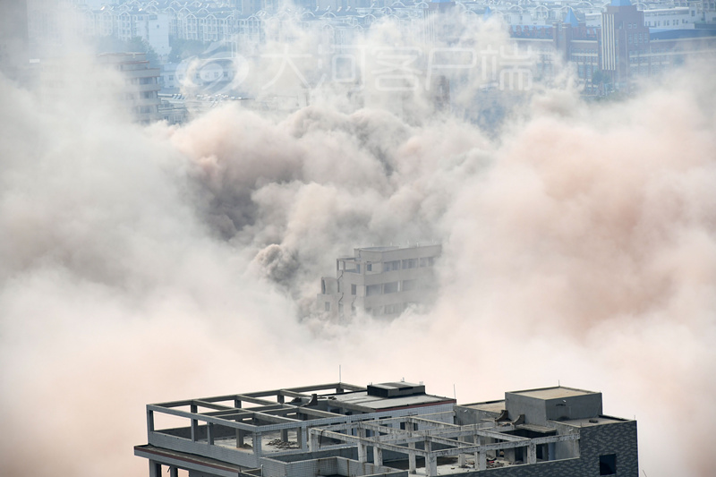 25吨炸药75万发雷管15秒爆破陈寨36栋楼规模居全国之首