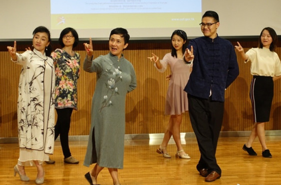 而如今年轻的这帮tvb国语配音演员,翻翻他们的履历,很多人都来自于