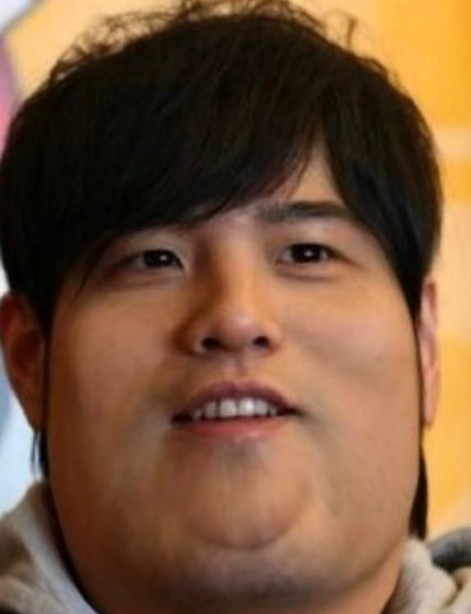 周杰伦大撞脸李荣浩 胖伦真是太好笑