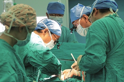 记者记录医生的一天:从早7点到凌晨 一天做7台手术