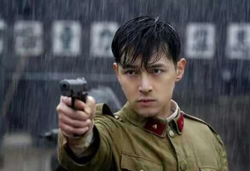 《战长沙》顾清明扮演者霍建华《麻雀》陈深扮演者李易峰鹿晗《来不及