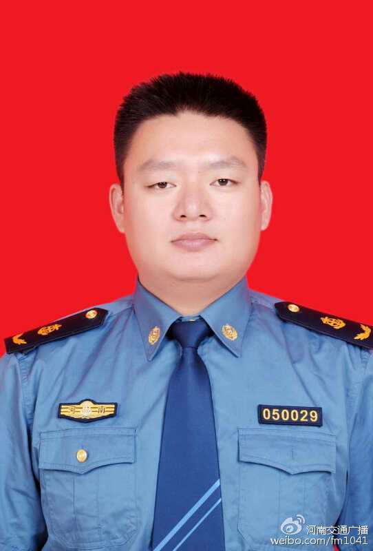 21:55分,经医护人员全力抢救,王欢晓同志仍因伤势过重不幸离世,胡永锋